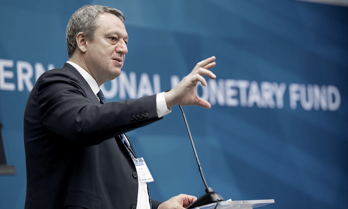 Tobias Adrian, Financial Counsellor and Director of MCM speaks to the 9th Annual MCM Long Term Expert (LTX) Workshop at the International Monetary Fund in Washington. 

IMF Photo/Joshua Roberts
28 November 2022
WASHINGTON, DC, United States
Photo ref: 20221128014.jpg
