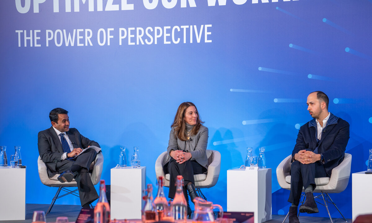 Mercer's Ravin Jesuthasan, Microsoft's Deb Cupp, and Huma Therapeutics' Dan Vahdat exchange views in our Davos panel discussion on tapping AI's power in the workplace.